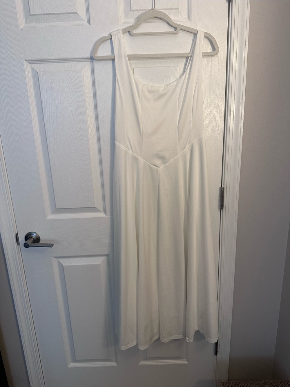 Sleeveless White Midi Dress with Scoop Neck